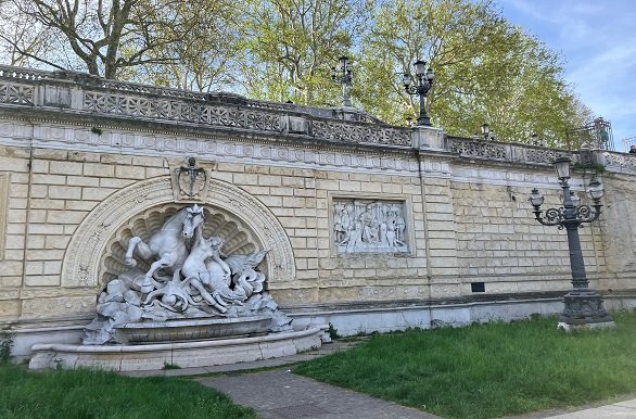 Bolonga Beeld bij park